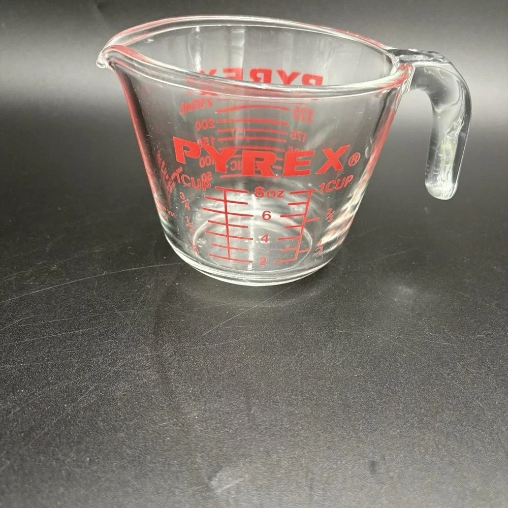 Pyrex 1 Cup Glass Measuring Cup 250ml Red Markings Pour Spout Handle USA Vintage